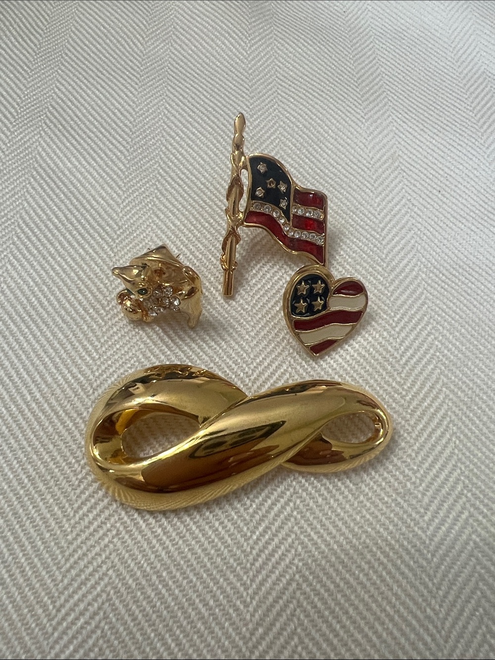Gold Infinity Brooch with Patriotic Flag & Heart Pins